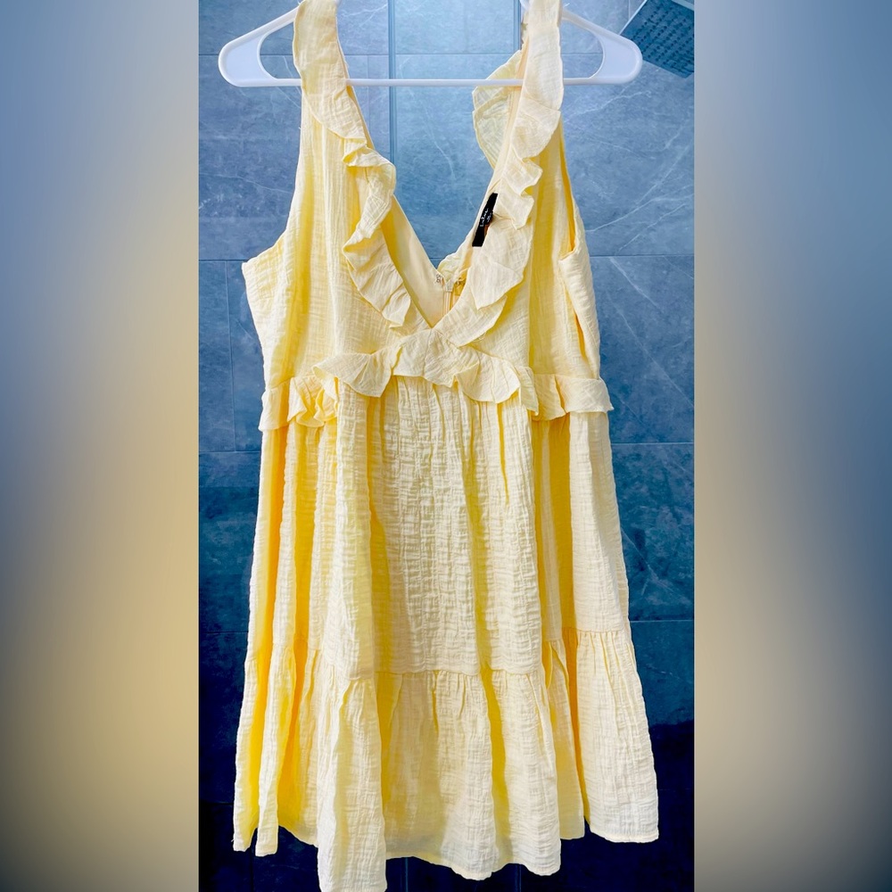 Women’s Lulu’s Dress, Size: Medium.